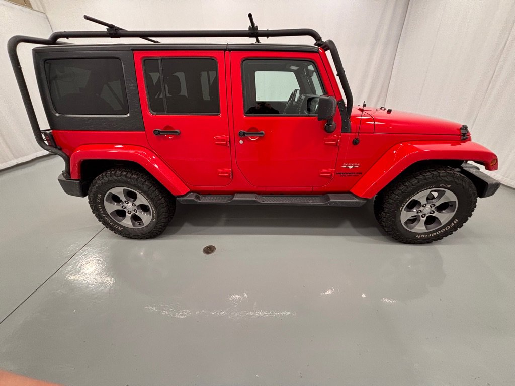 Used 2016 Jeep Wrangler Unlimited Sahara w/ Connectivity Group image 4