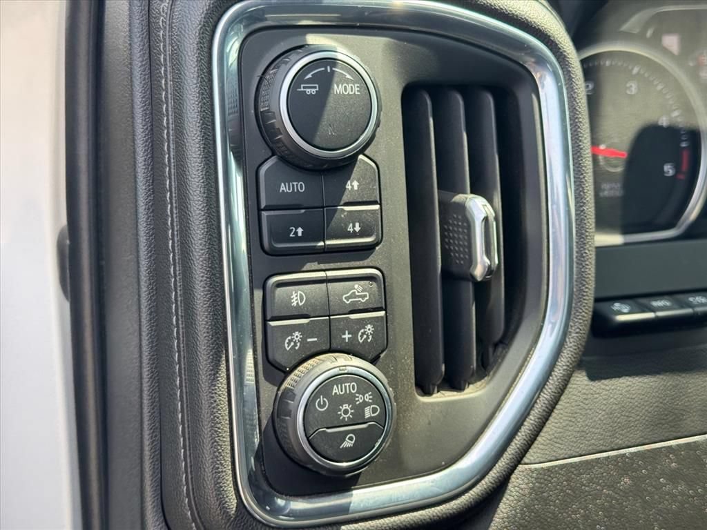 Used 2023 Chevrolet Silverado 2500 High Country w/ Z71 Off-Road Package AWD/4WD image 17