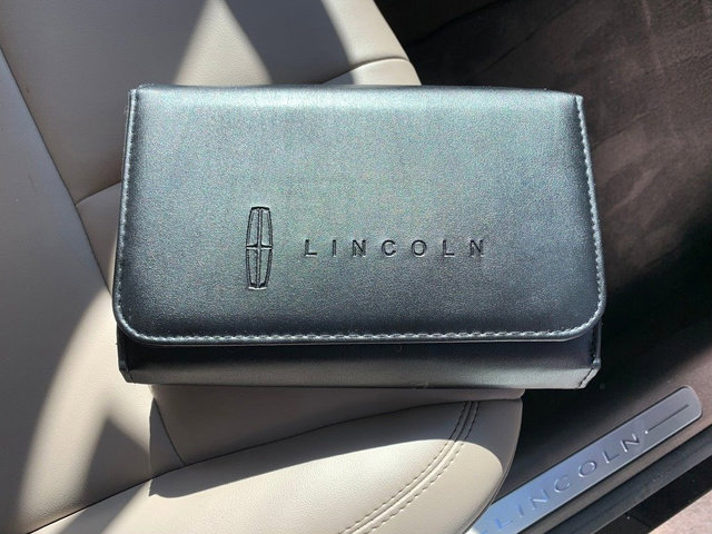 Certified 2023 Lincoln Corsair AWD image 14