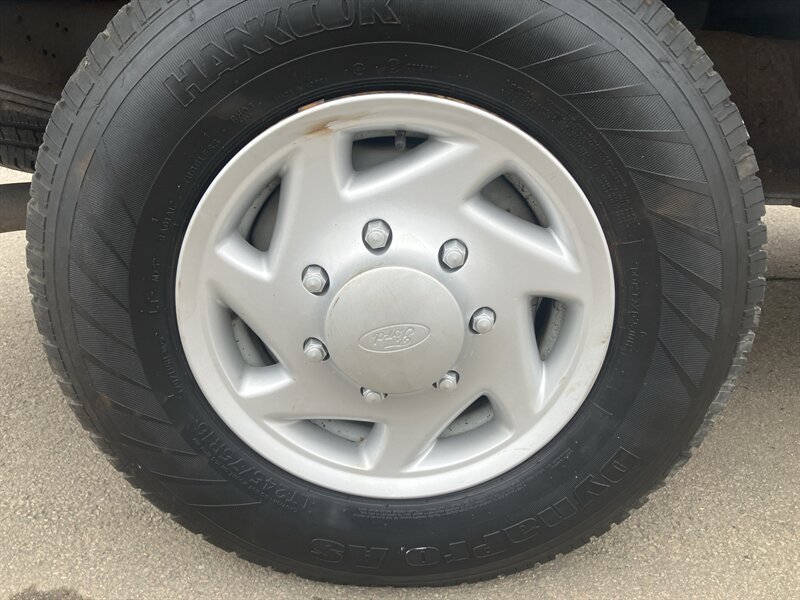 Used 2008 Ford E-350 and Econoline 350 Super Duty RWD image 13