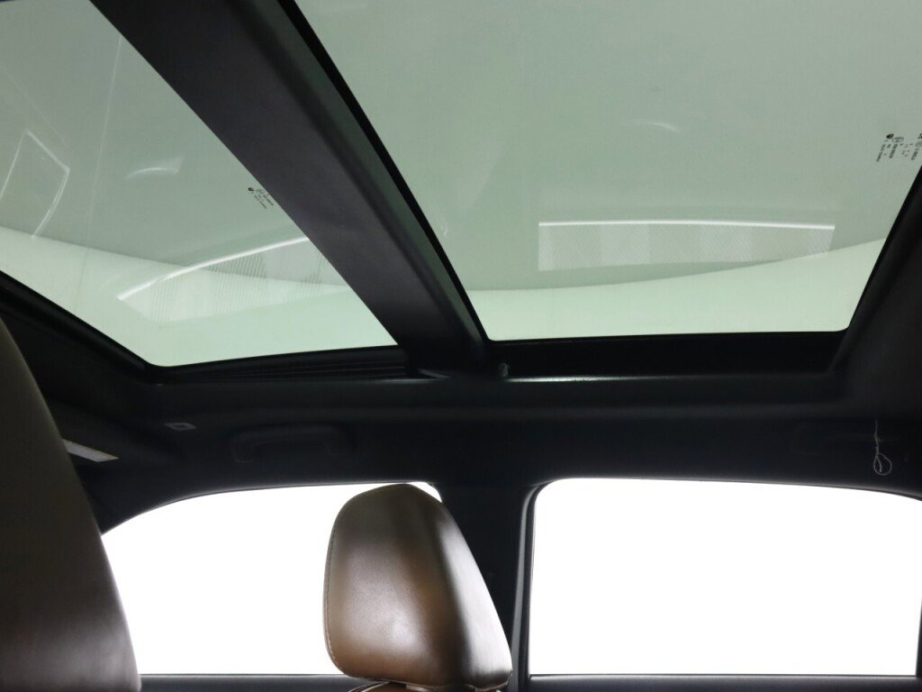 Used 2018 Chrysler 300 C w/ Safetytec Plus Group image 31