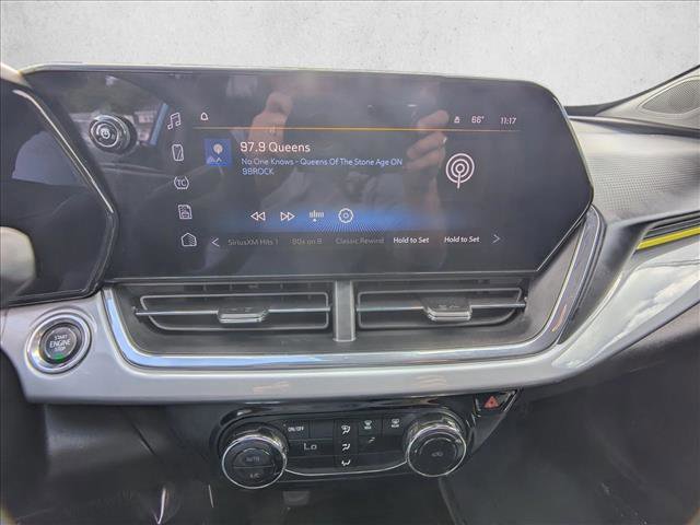 Used 2025 Chevrolet Trax LT FWD image 13