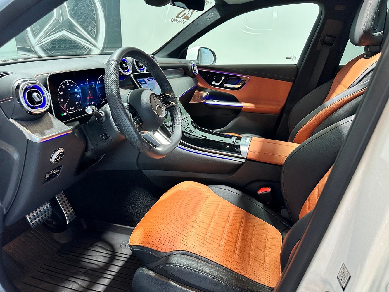Certified 2025 Mercedes-Benz GLC 350e 4MATIC image 10