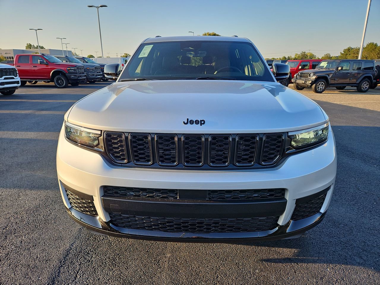 New 2025 Jeep Grand Cherokee L Altitude image 2