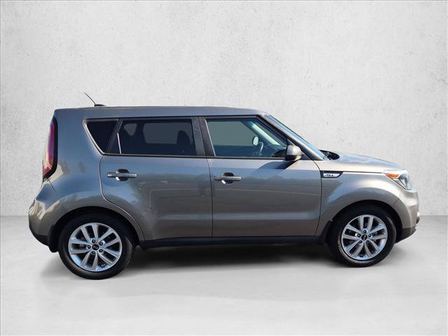 Used 2017 Kia Soul + FWD image 4