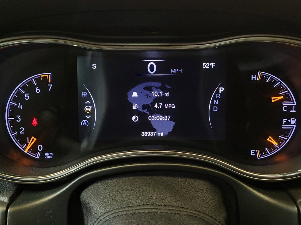 Used 2021 Jeep Grand Cherokee Laredo X image 23