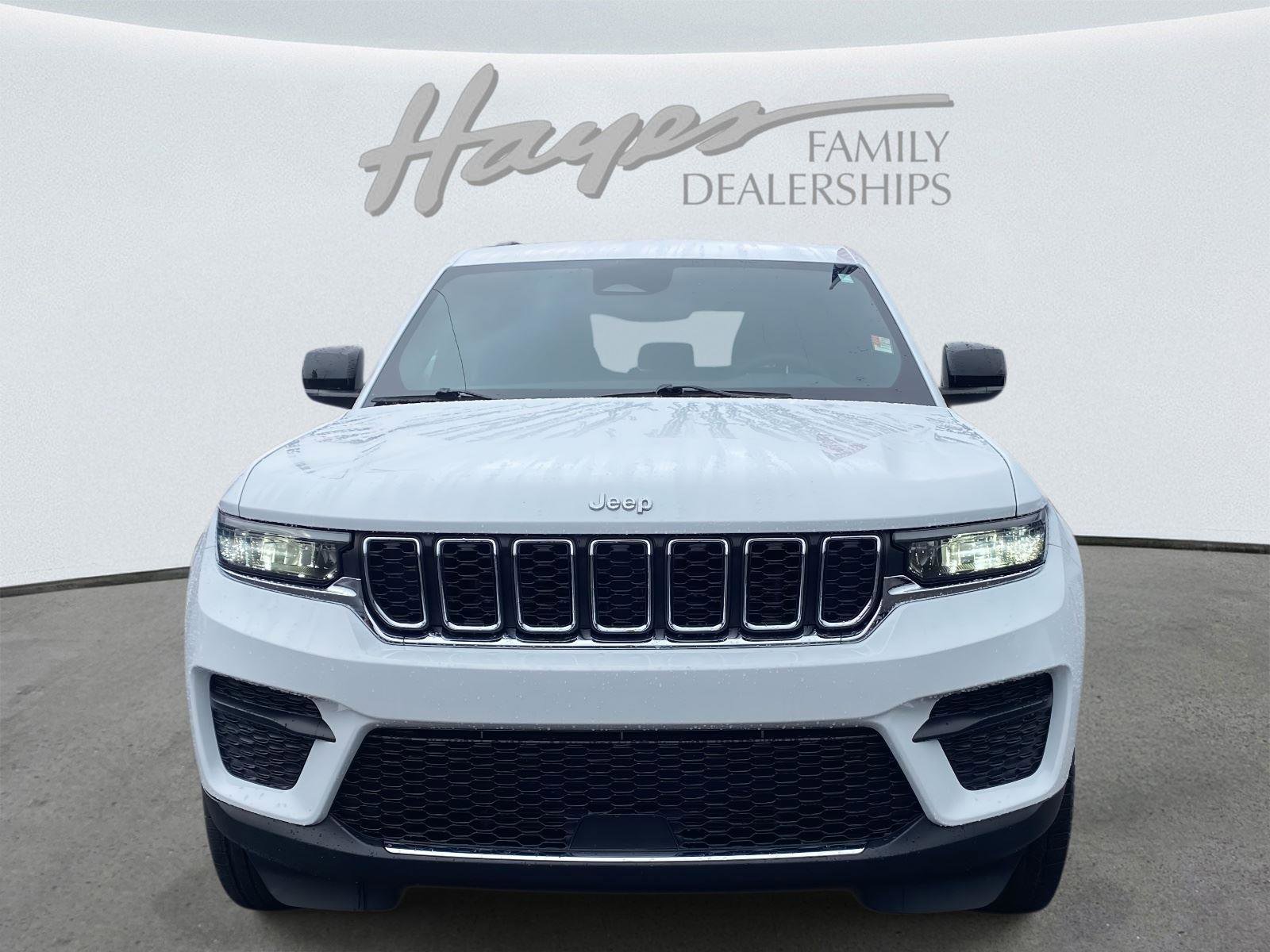 Certified 2024 Jeep Grand Cherokee Laredo image 27