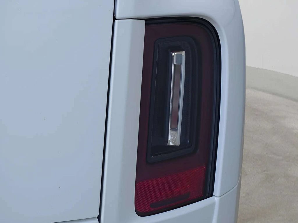 Certified 2025 Rolls-Royce Cullinan AWD/4WD image 12