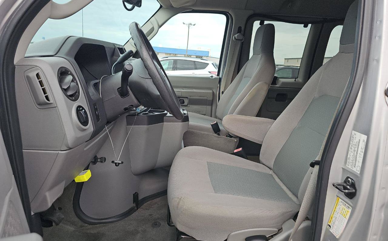 Used 2014 Ford E-350 and Econoline 350 XLT RWD image 13