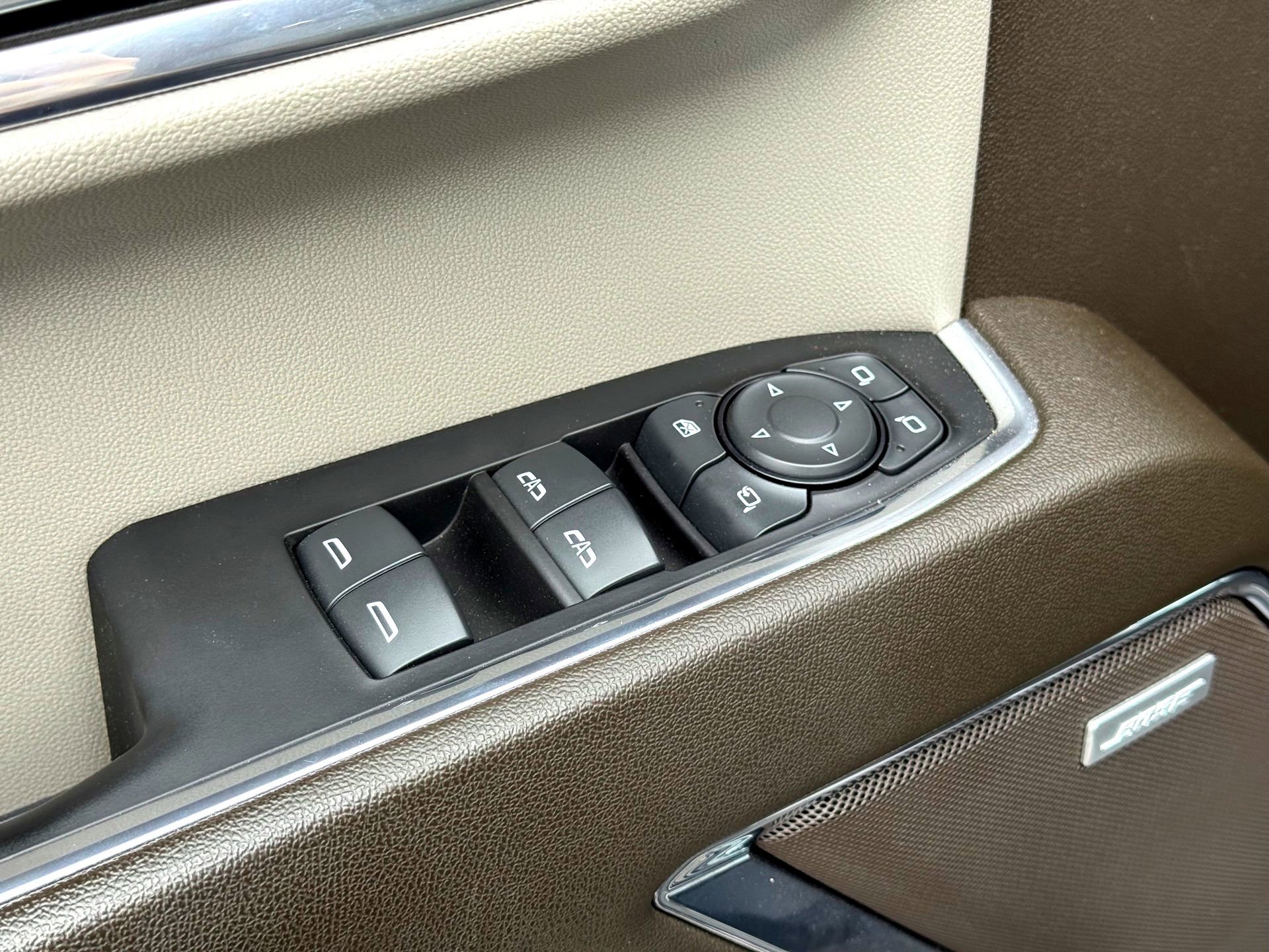 Used 2024 Chevrolet Silverado 1500 LTZ w/ Z71 Off-Road Package image 16