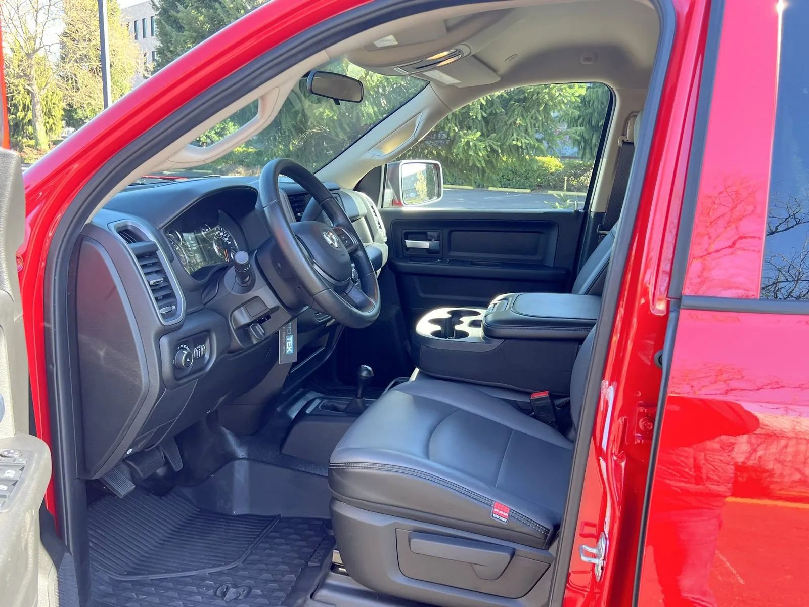 Used 2019 RAM 2500 Tradesman w/ Chrome Appearance Group image 12