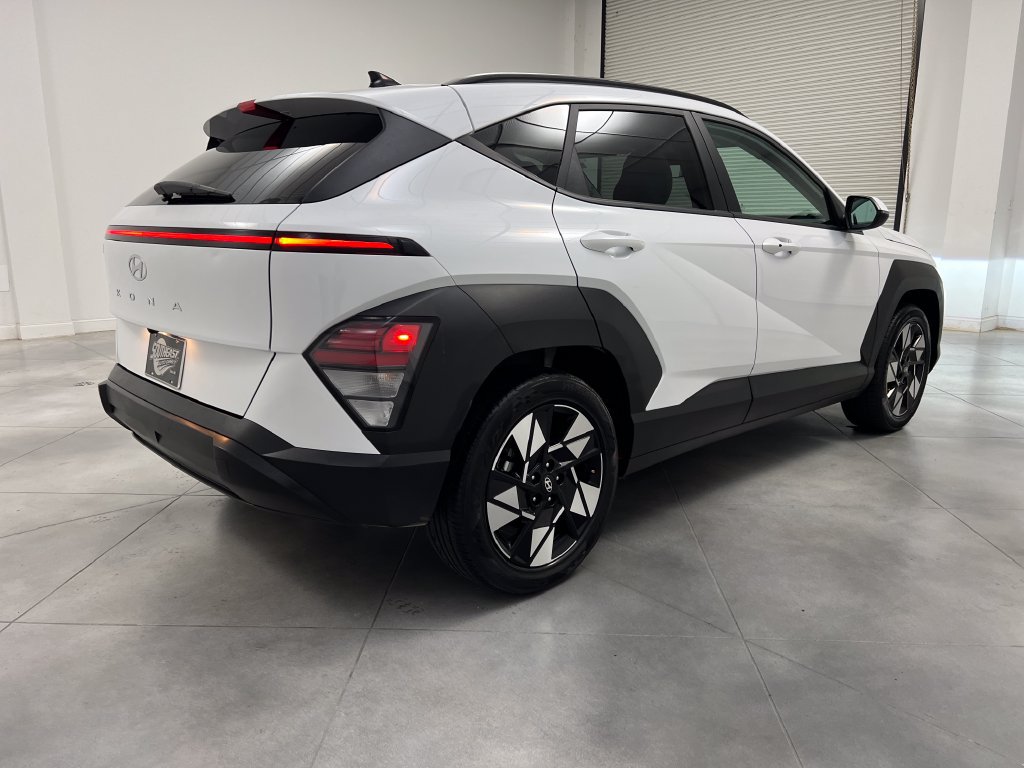 Used 2025 Hyundai Kona SEL FWD image 9