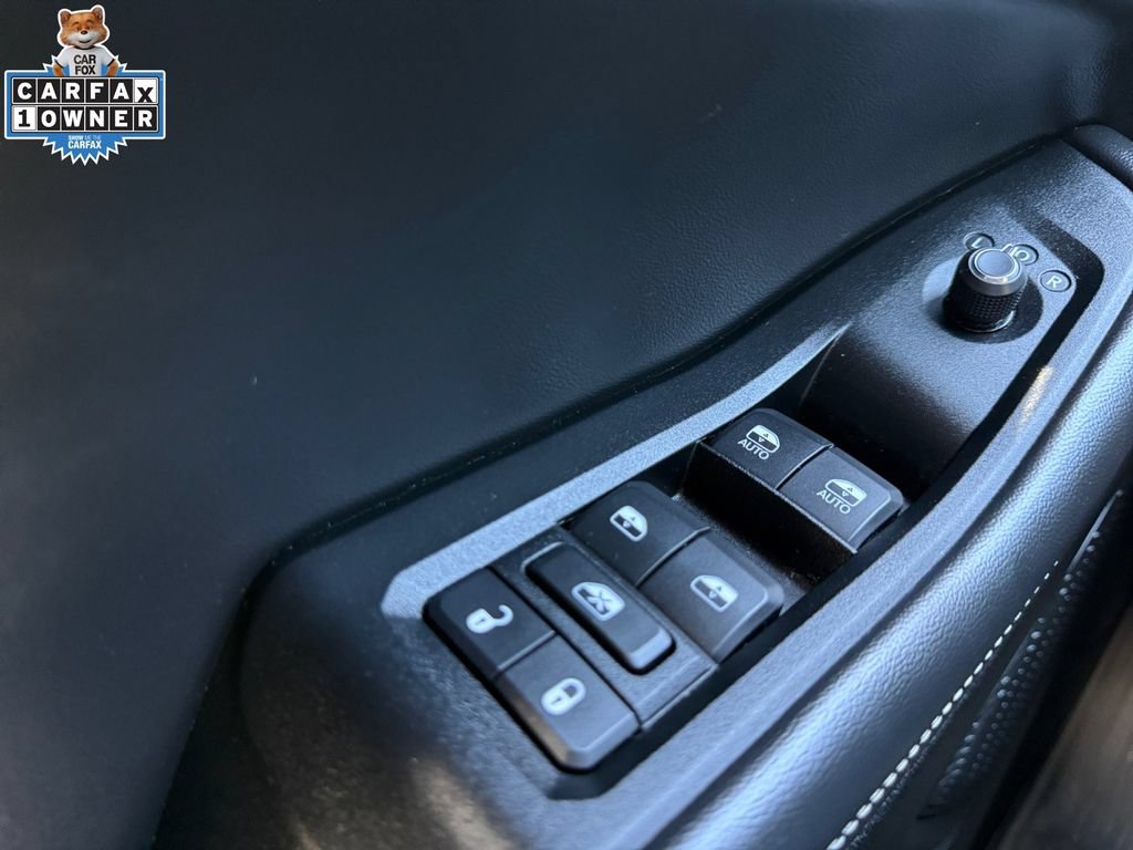 Used 2023 Jeep Grand Cherokee Limited w/ Black Appearance Package AWD/4WD image 28