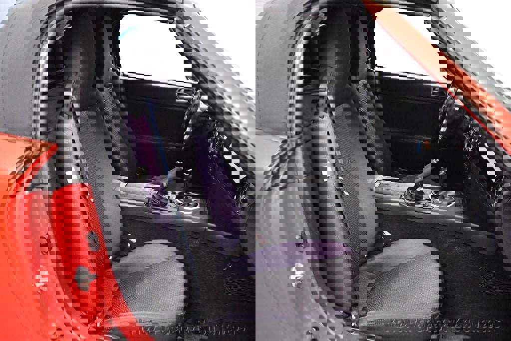 Used 2006 MAZDA MX-5 Miata Sport w/ Suspension Pkg RWD image 13