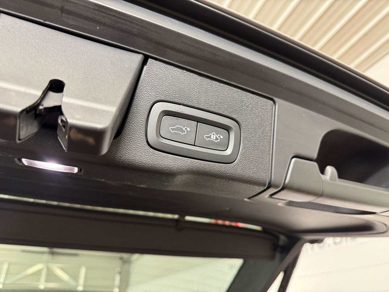 Used 2023 Volvo XC60 T8 Plus w/ Climate Package image 38