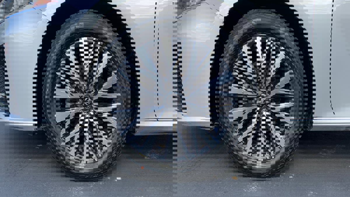 Used 2024 Nissan Altima 2.5 SV image 23