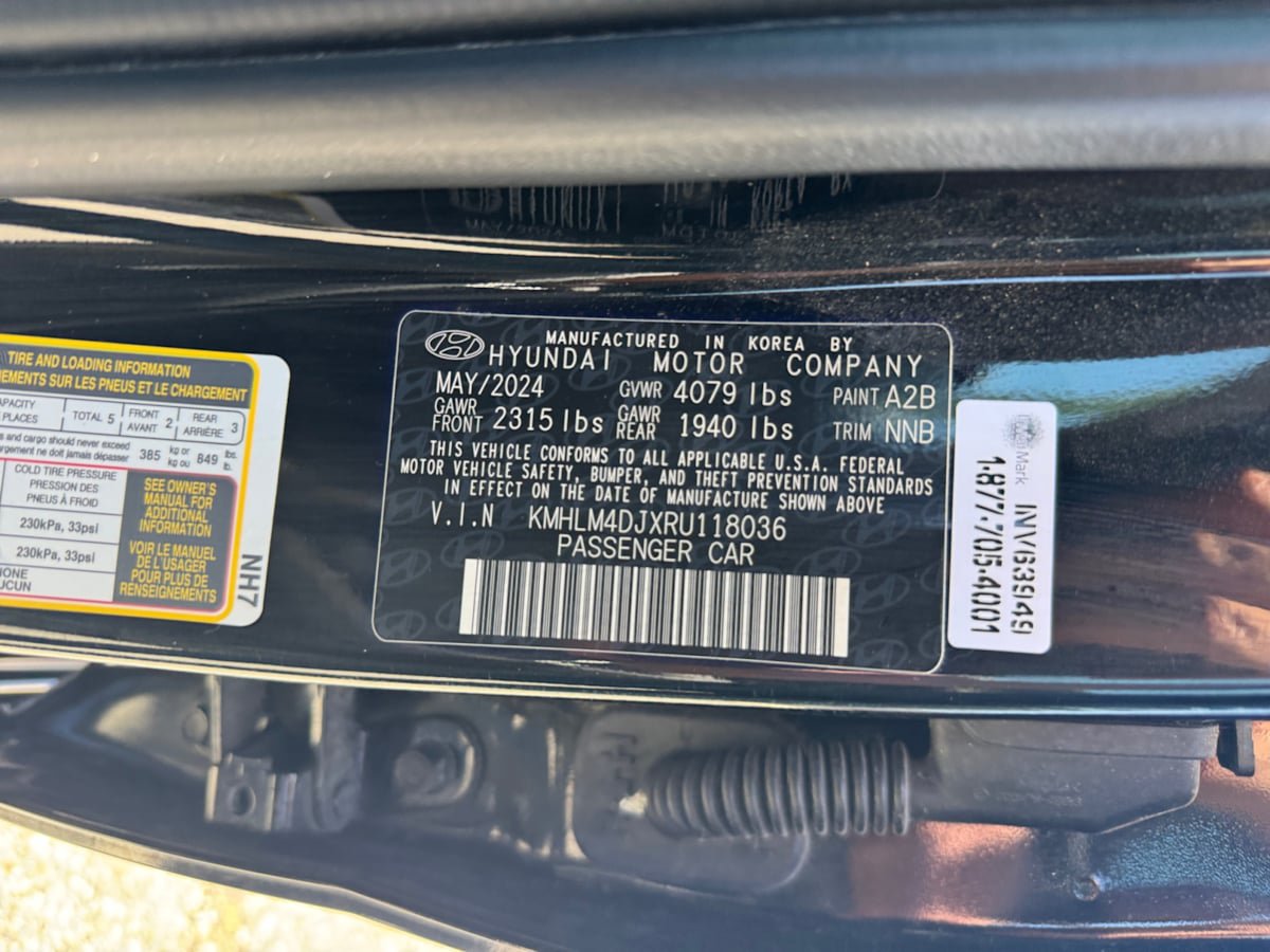 Used 2024 Hyundai Elantra Blue FWD image 21