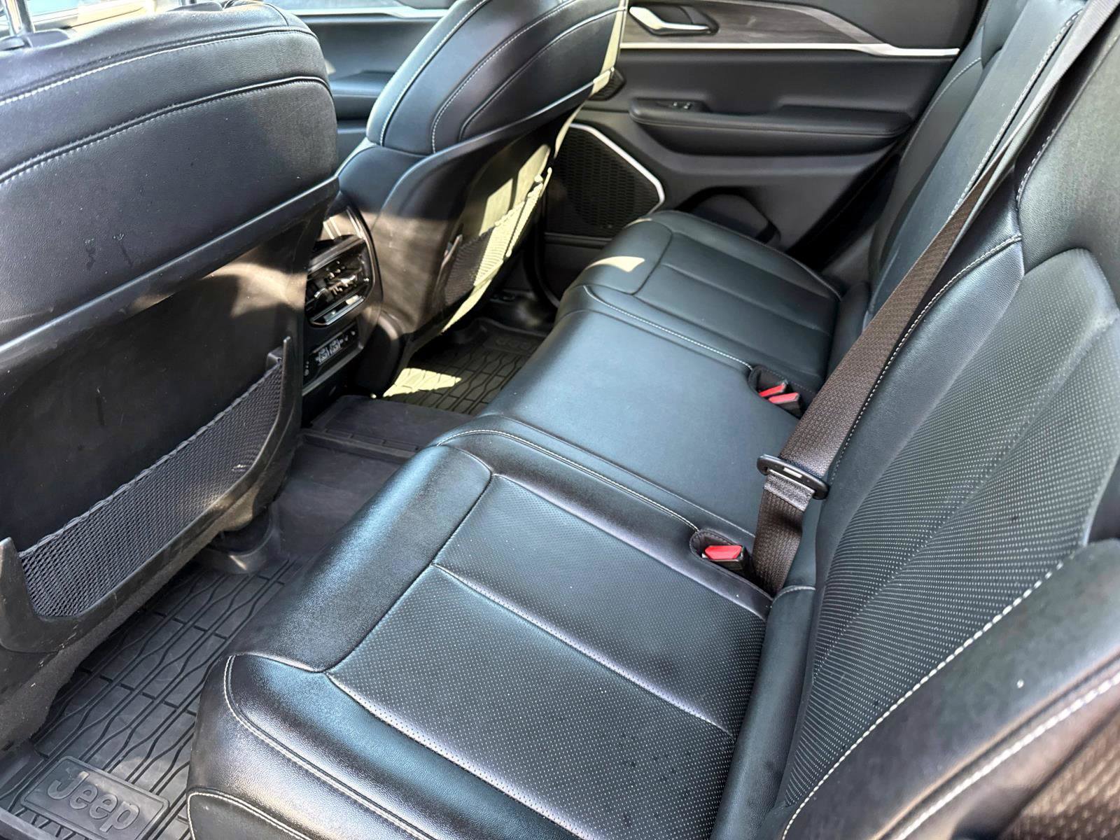 Used 2023 Jeep Grand Cherokee 4WD 4xe w/ Luxury Tech Group II image 5