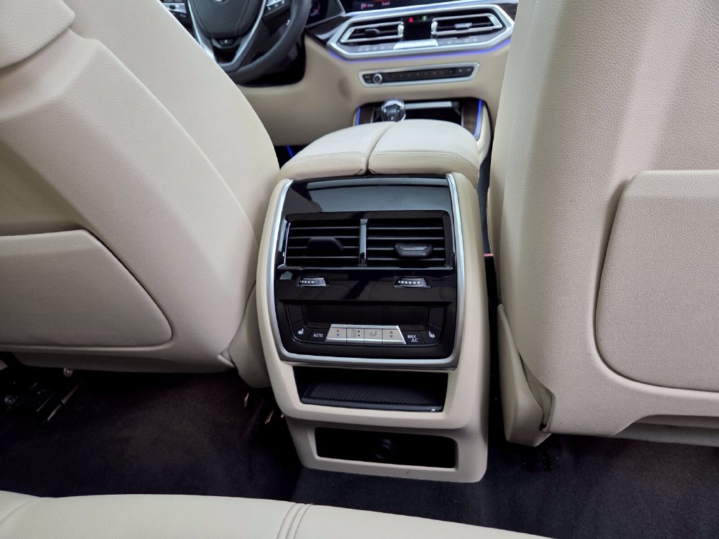 Used 2021 BMW X5 sDrive40i w/ Premium Package RWD image 17