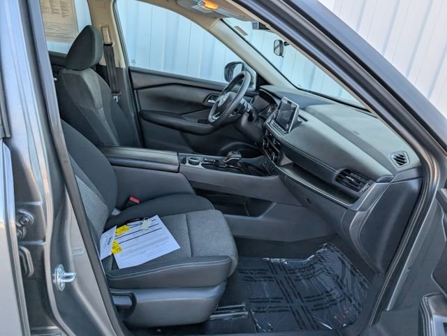 Used 2024 Nissan Rogue SV image 30