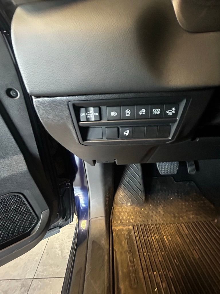 Used 2024 Toyota Tundra Limited AWD/4WD image 7