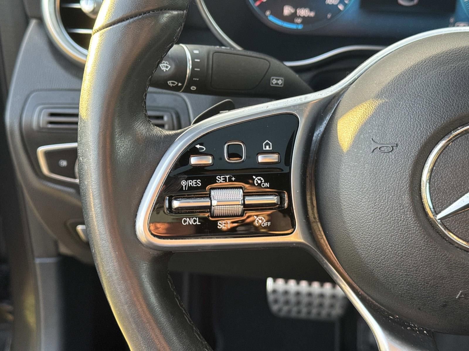 Used 2022 Mercedes-Benz GLC 300 4MATIC Coupe image 23