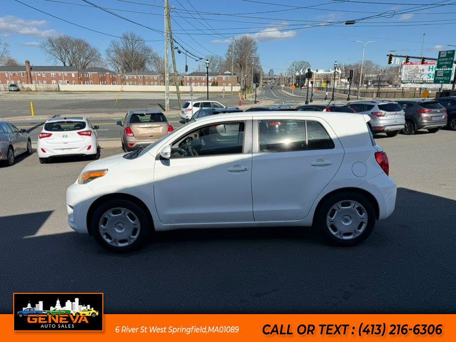 Used 2013 Scion xD image 8