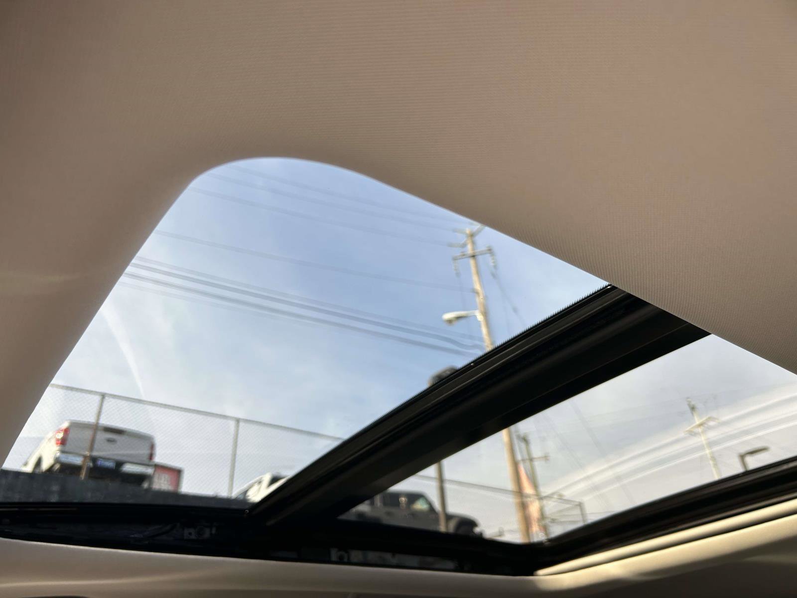 Used 2025 Nissan Pathfinder Platinum w/ Cargo Package image 11