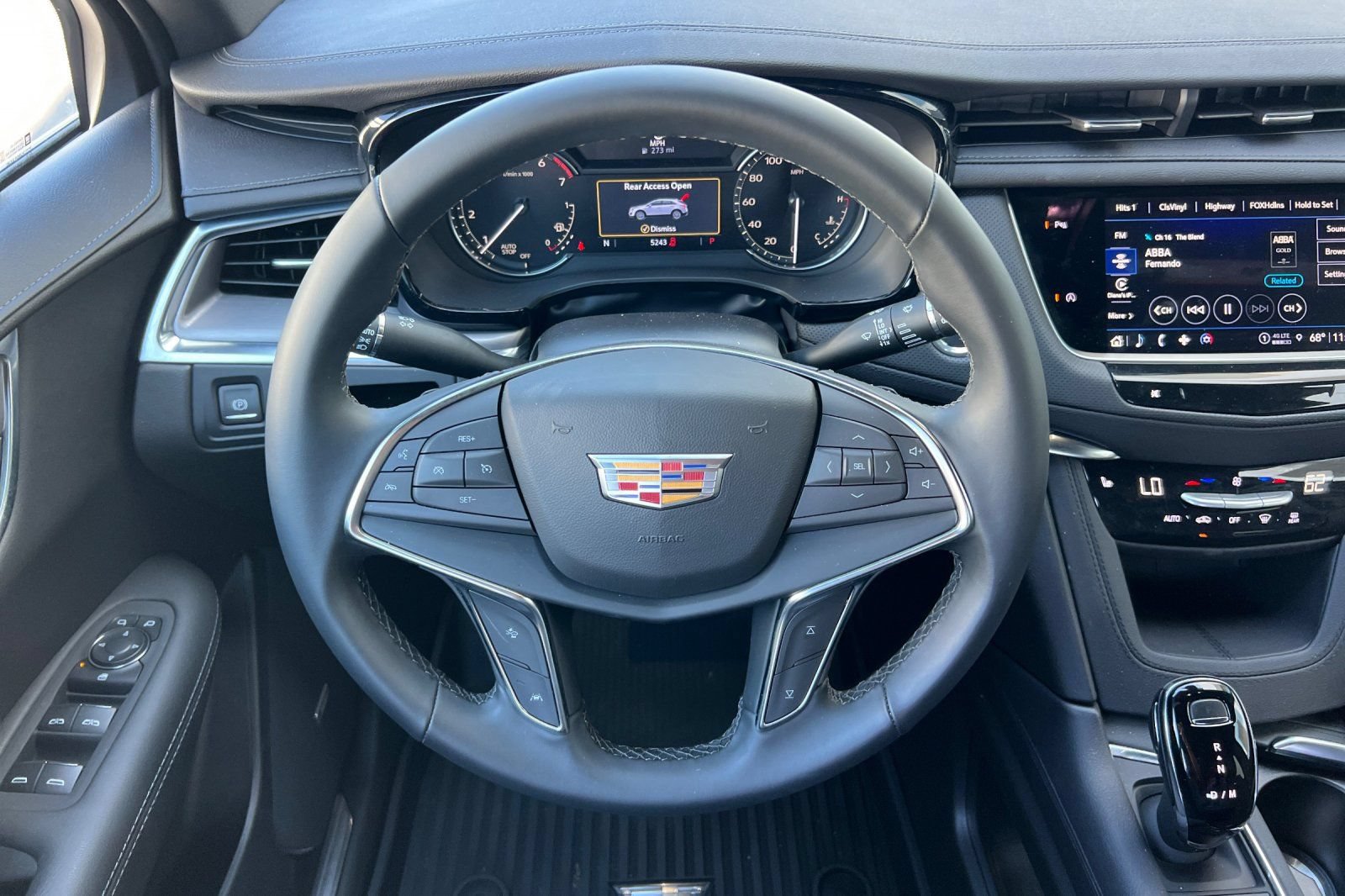Used 2025 Cadillac XT5 Luxury w/ LPO, Floor Liner Package FWD image 15