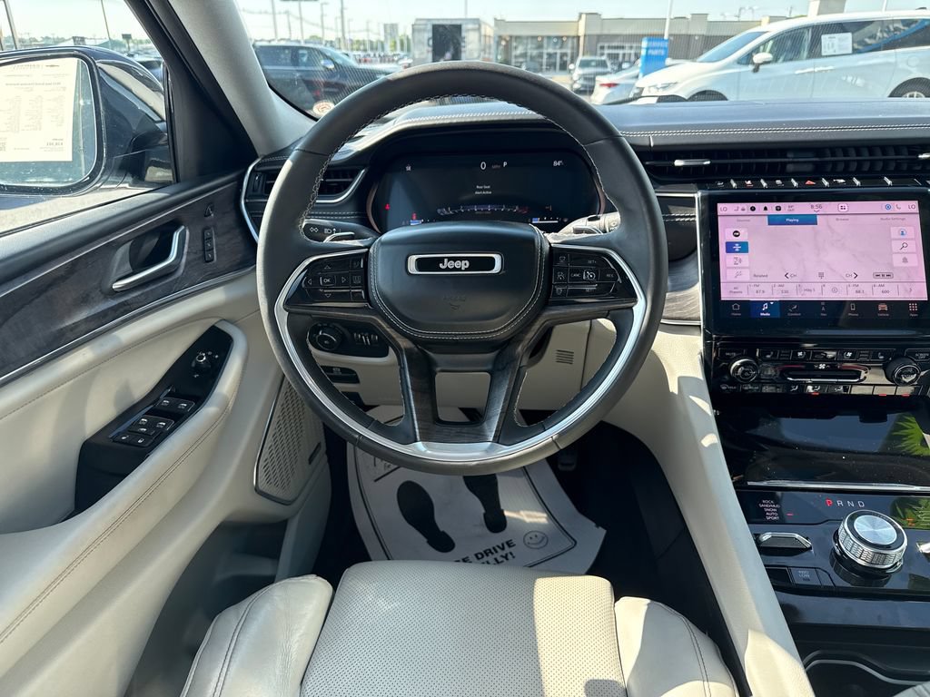 Used 2023 Jeep Grand Cherokee Overland w/ Luxury Tech Group IV AWD/4WD image 27