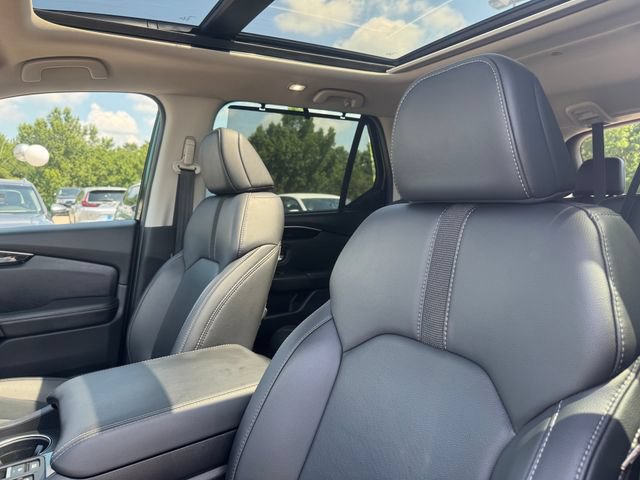 Used 2023 Honda Pilot Touring image 11