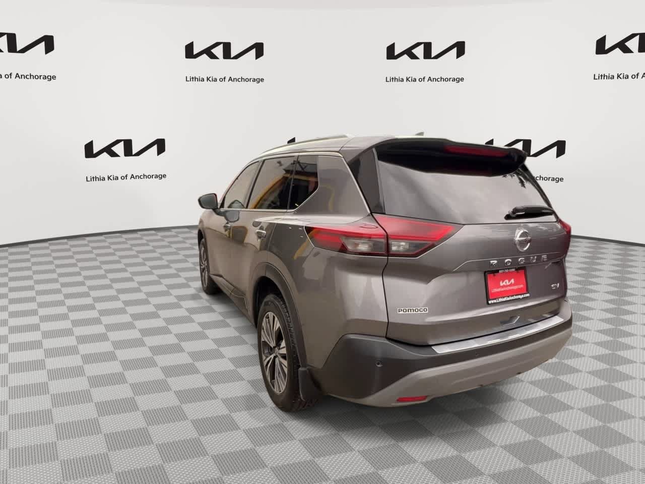 Used 2021 Nissan Rogue SV w/ Premium Package FWD image 6