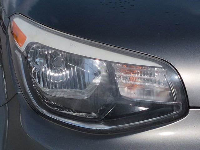 Used 2016 Kia Soul + FWD image 10