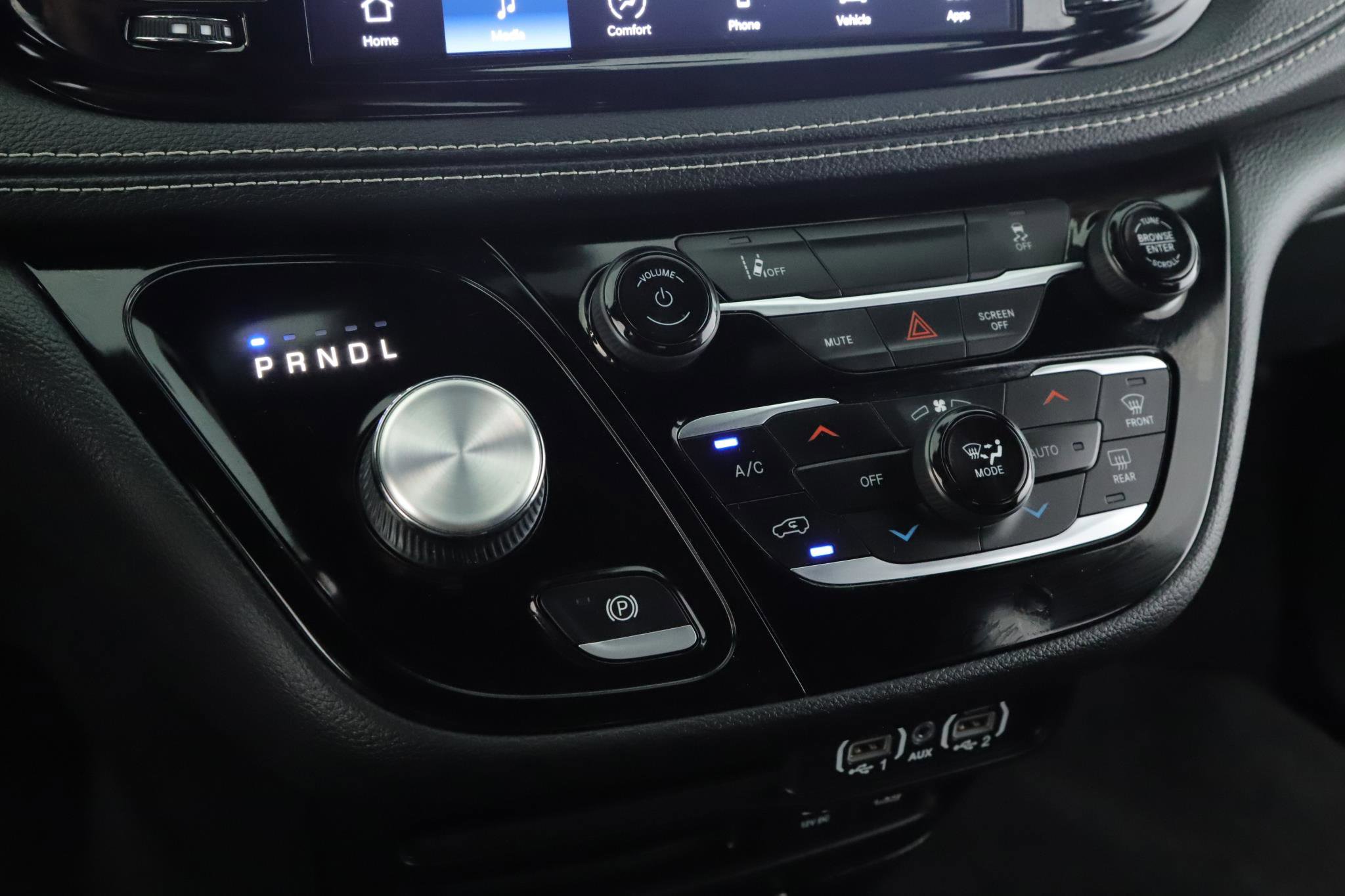 Used 2022 Chrysler Pacifica Touring-L w/ S Appearance Package image 13