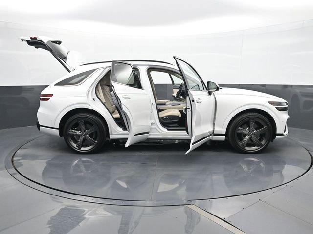 Used 2023 Genesis GV70 3.5T Sport w/ Sport Prestige Package AWD/4WD image 31