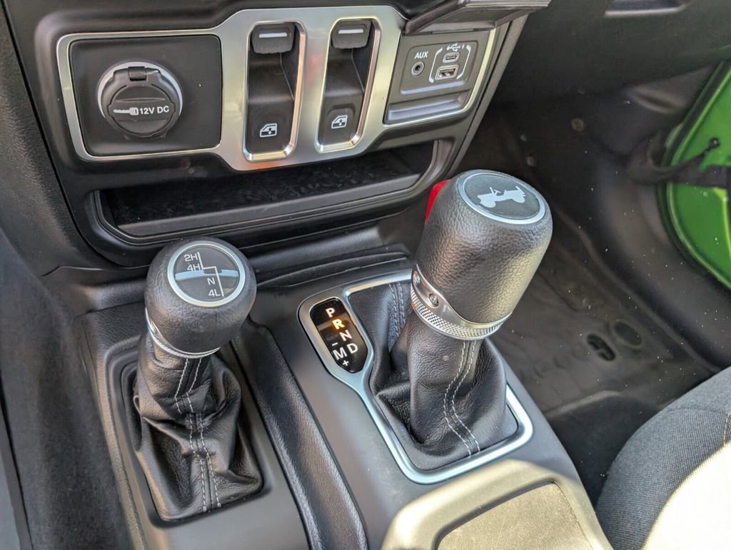 Used 2025 Jeep Wrangler Sport image 19