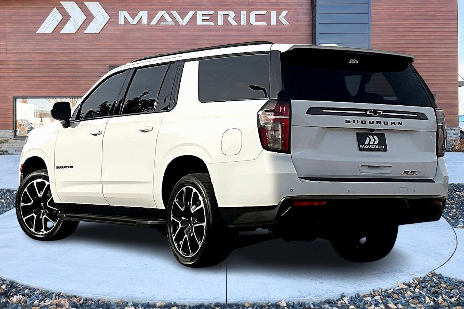 Used 2021 Chevrolet Suburban RST image 4