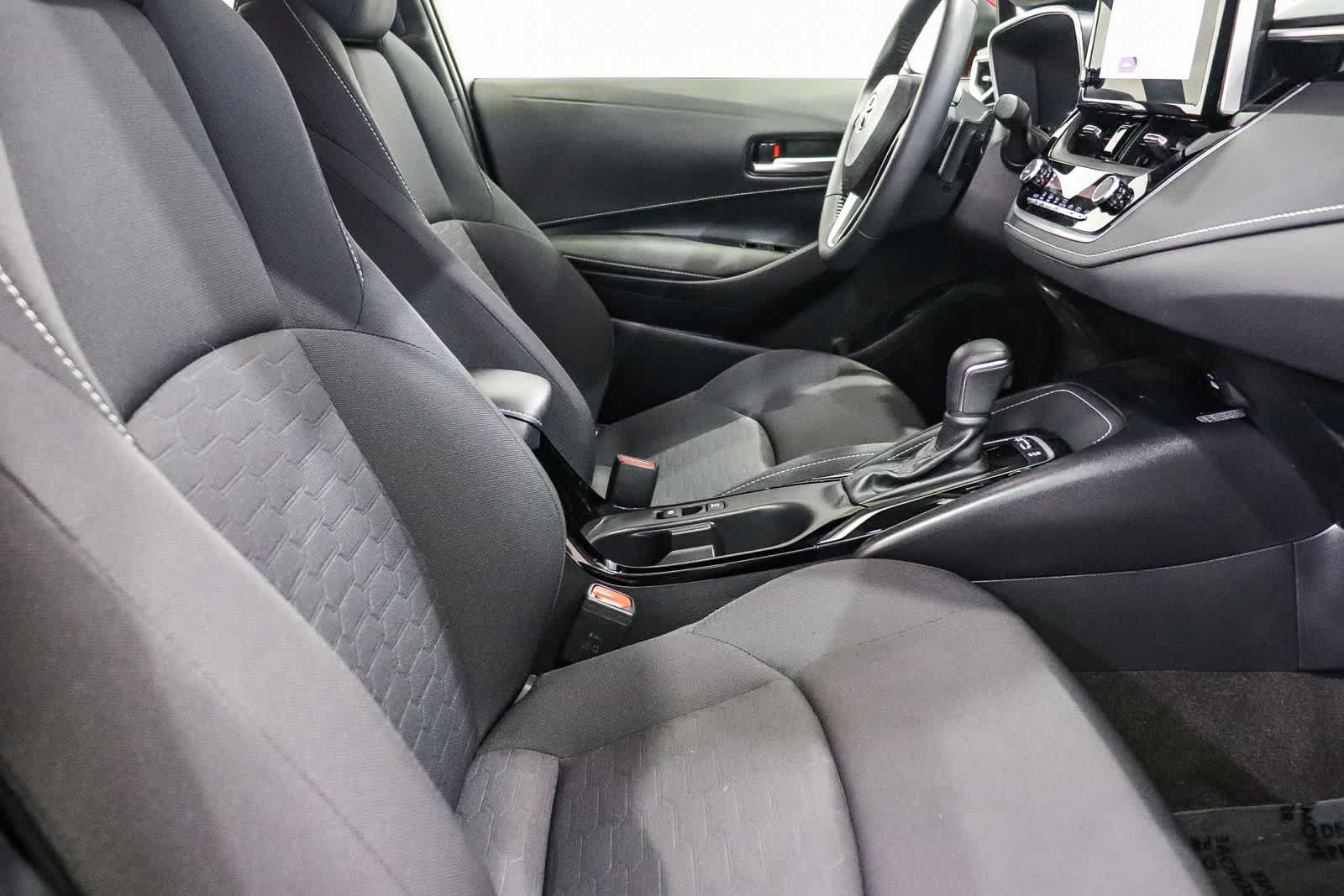 Used 2024 Toyota Corolla SE w/ SE Package FWD image 16
