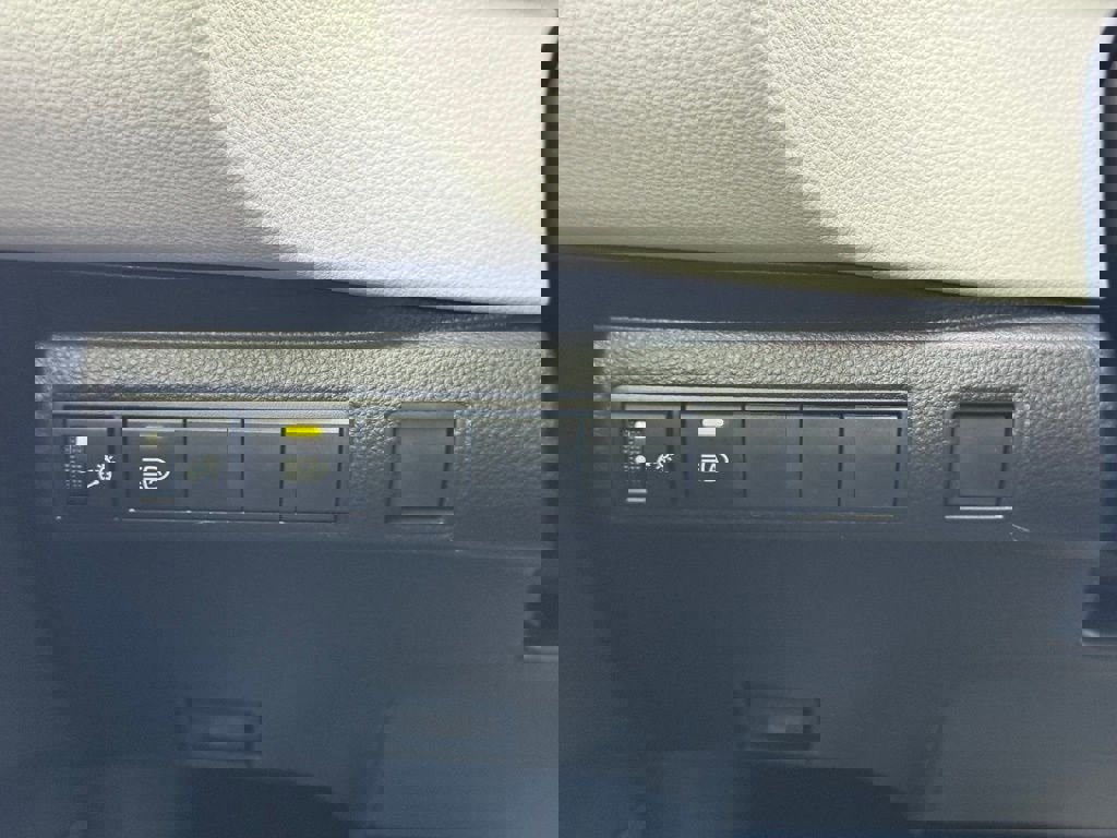 Used 2023 Toyota Corolla SE w/ SE Premium Package image 27