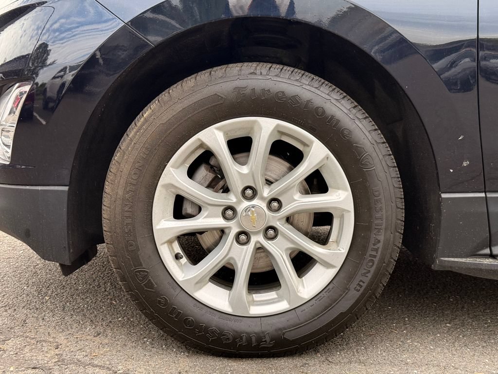 Used 2020 Chevrolet Equinox LS w/ LPO, Cargo Package AWD/4WD image 10