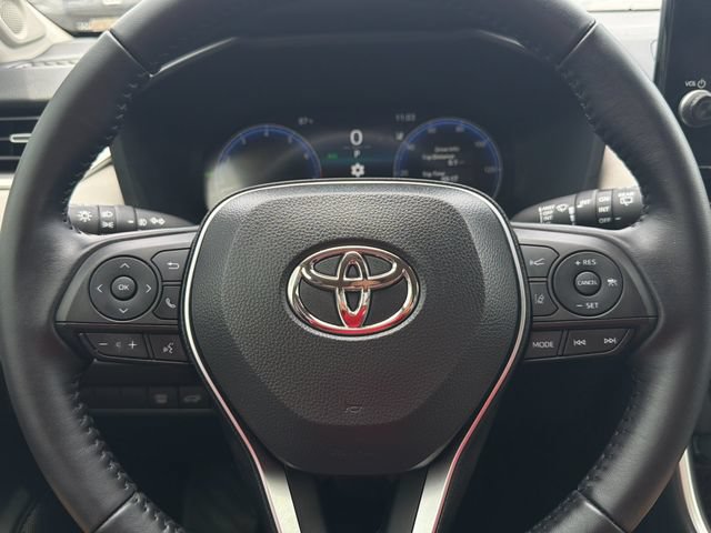 Used 2025 Toyota RAV4 Limited FWD image 25