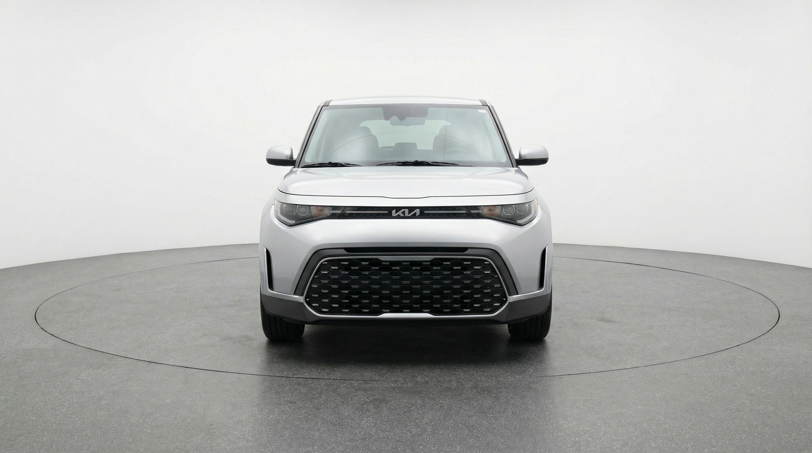 Used 2025 Kia Soul LX w/ LX Technology Package image 2