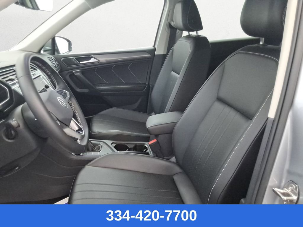 Used 2023 Volkswagen Tiguan SE image 12