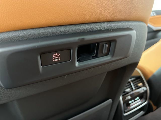 Used 2021 BMW X5 xDrive40i w/ Parking Assistance Package image 43