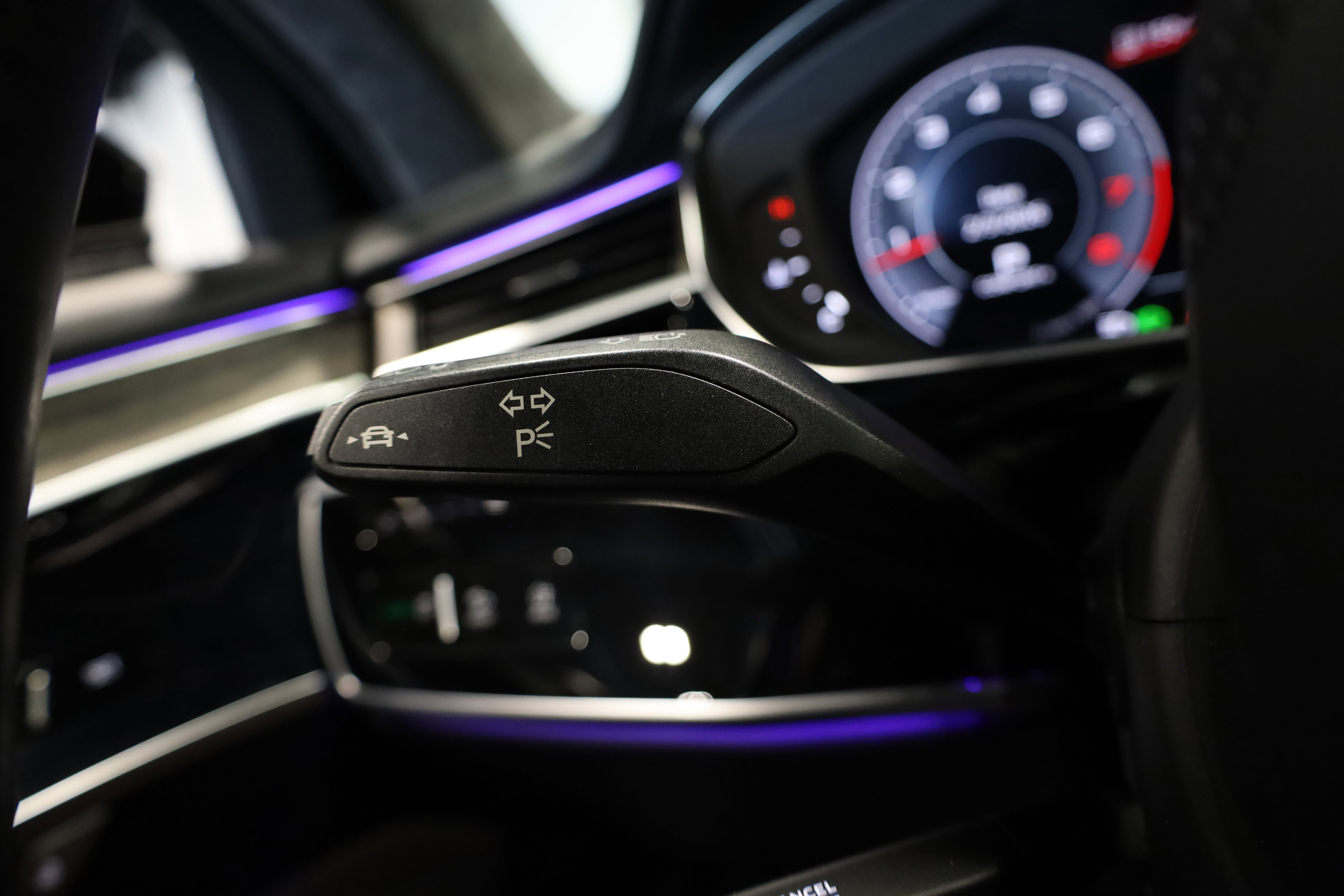 Used 2020 Audi A8 L 4.0T w/ Sport Plus Package image 23