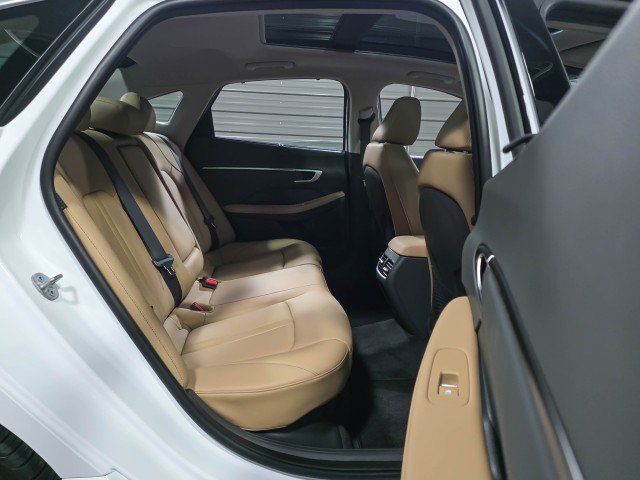 Used 2025 Hyundai Sonata Limited FWD image 17