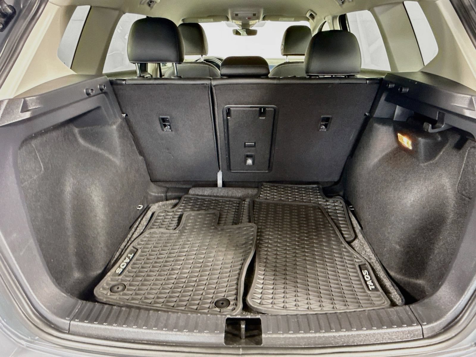 Certified 2023 Volkswagen Taos SE FWD image 24