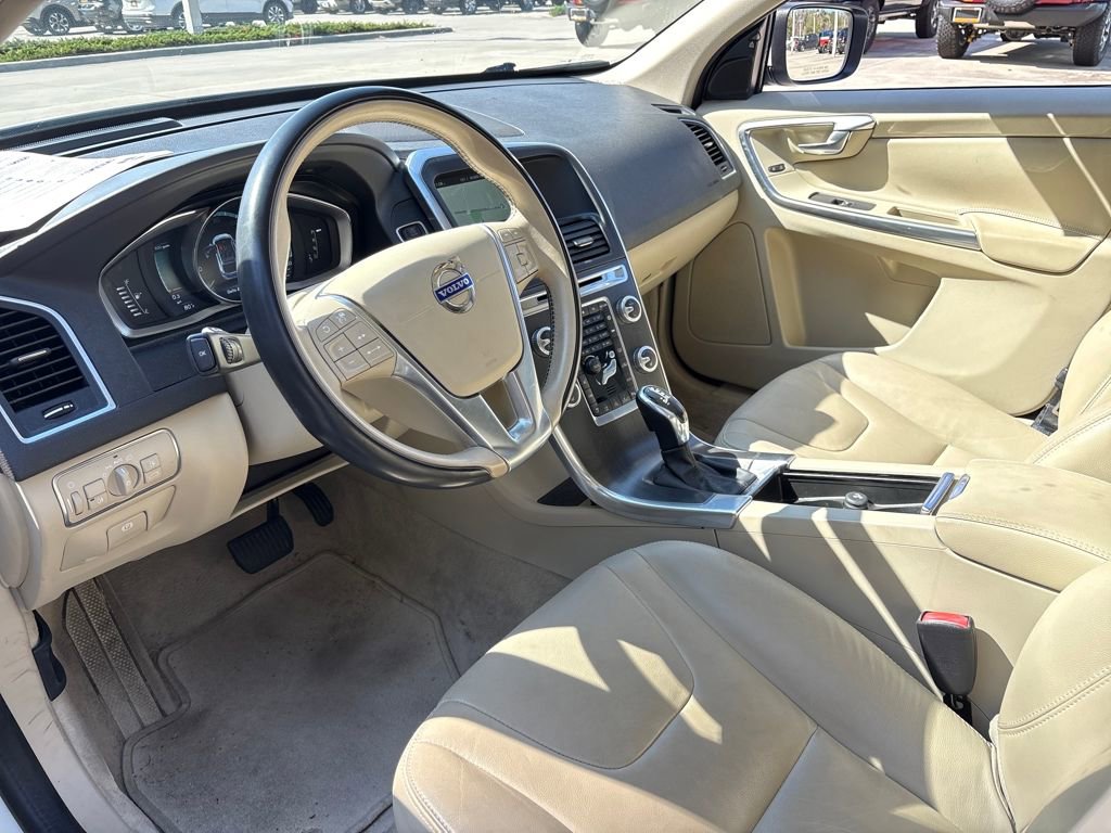 Used 2015 Volvo XC60 T5 Platinum image 5