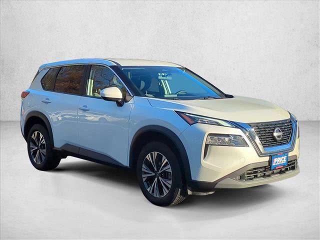Used 2023 Nissan Rogue SV image 3
