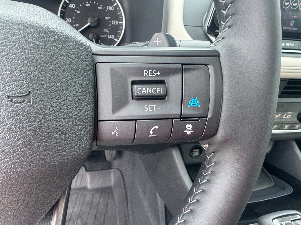 Used 2025 Nissan Rogue SV w/ SV Premium Package FWD image 14